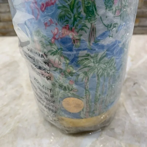 Lilly Pulitzer 24 Oz Squeeze The Day Water Bottle - Picture 5 of 11